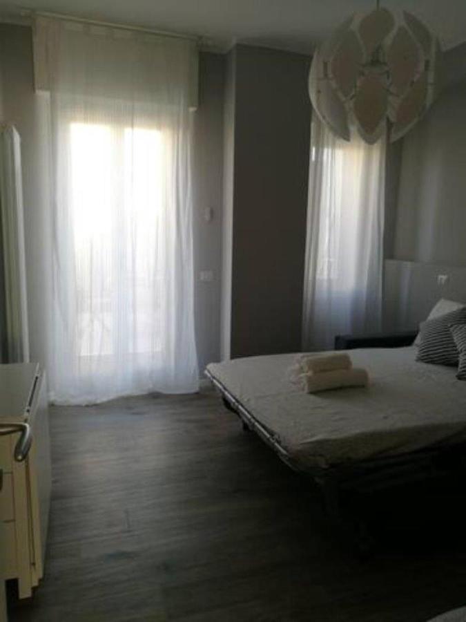Appartamento Con Grande Terrazzo In Via Lomellina - Lome 527 Мілан Екстер'єр фото