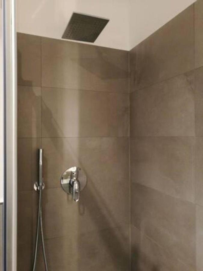 Appartamento Con Grande Terrazzo In Via Lomellina - Lome 527 Мілан Екстер'єр фото