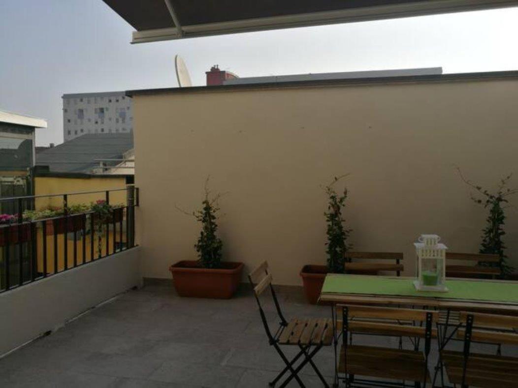 Appartamento Con Grande Terrazzo In Via Lomellina - Lome 527 Мілан Екстер'єр фото